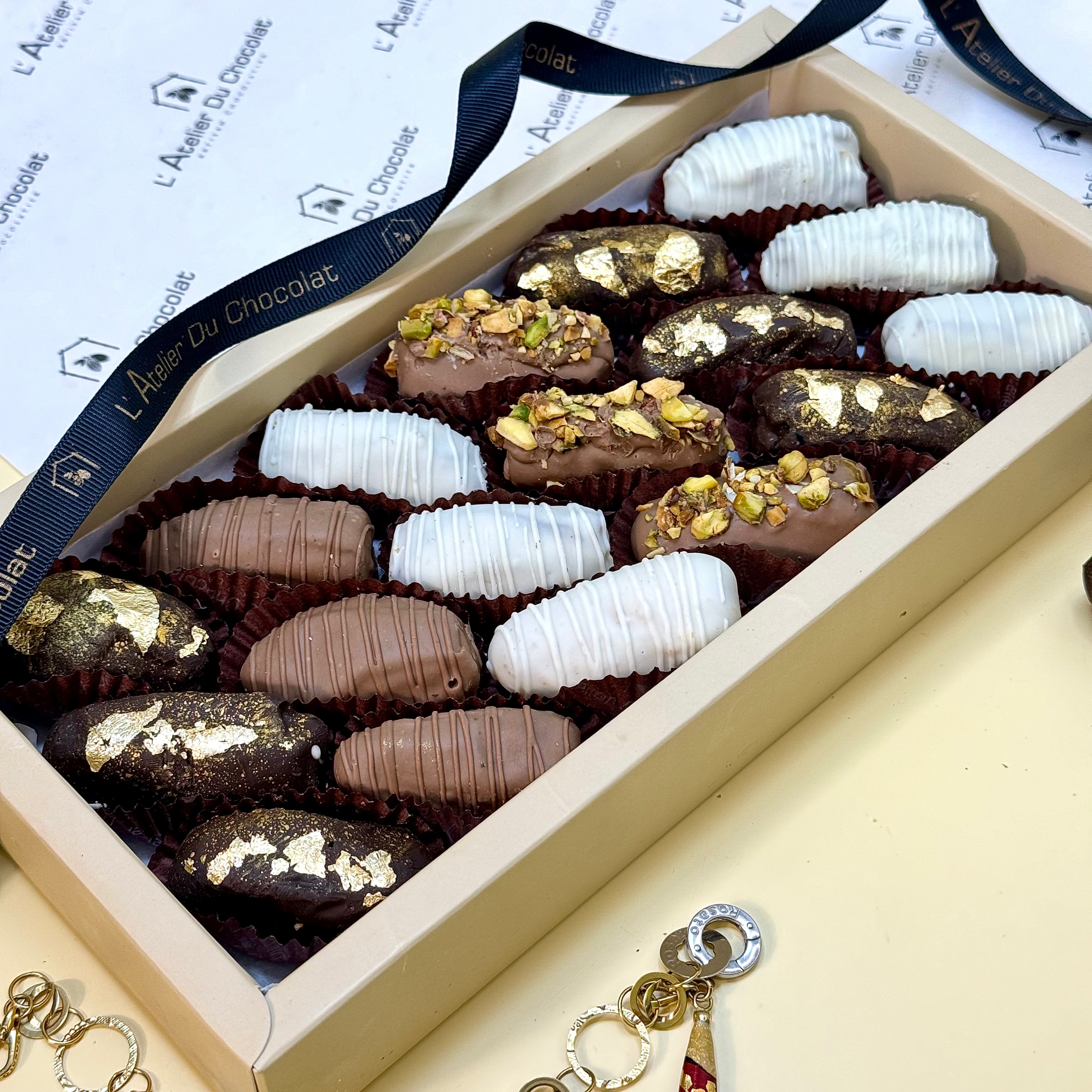 Handcrafted dipped dates Mumbai with rich chocolate coating for premium dessert indulgence and gifting