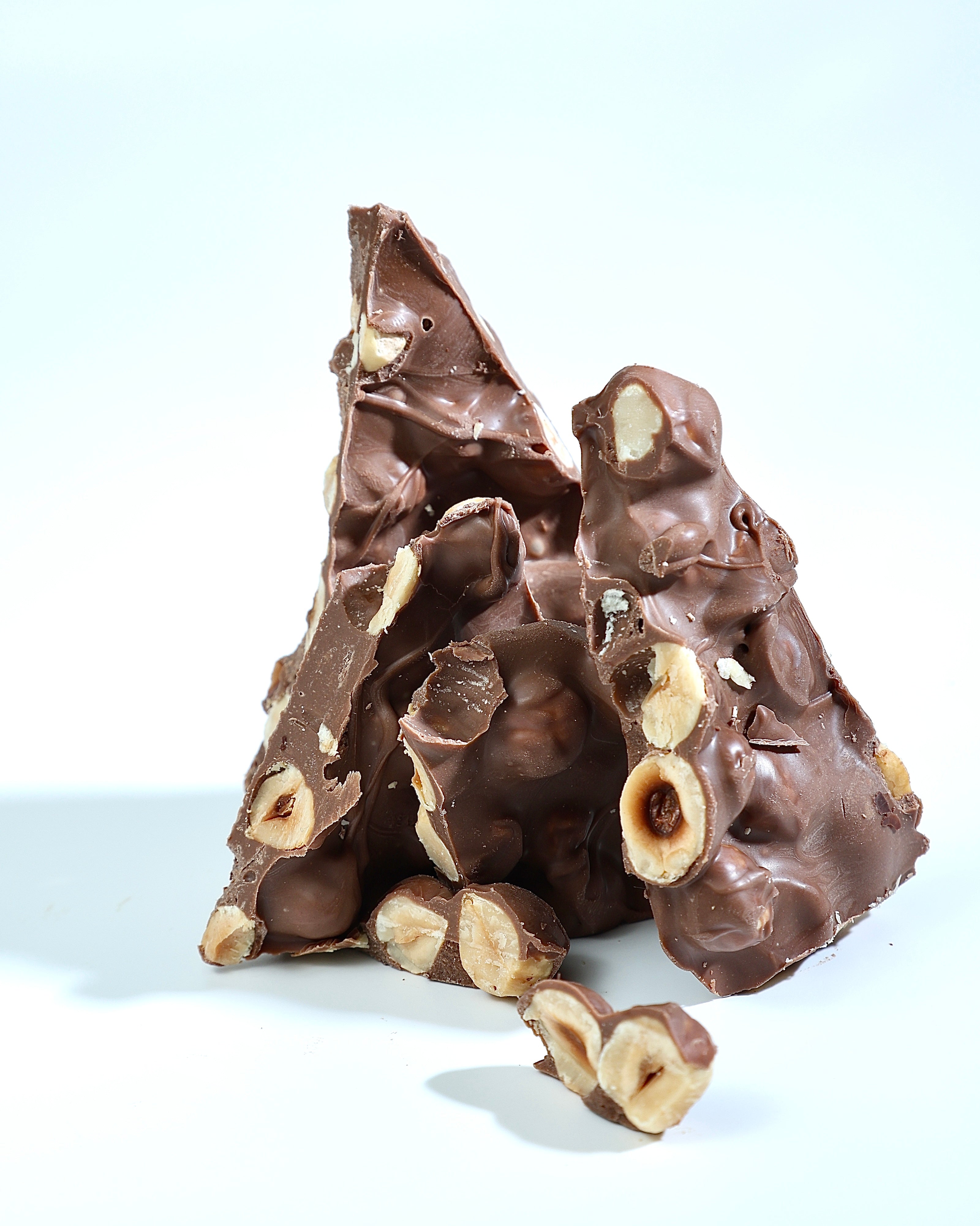 Rich milk chocolate hazelnut bark 250g Mumbai offering crunchy texture and gourmet flavours for chocolate lovers
