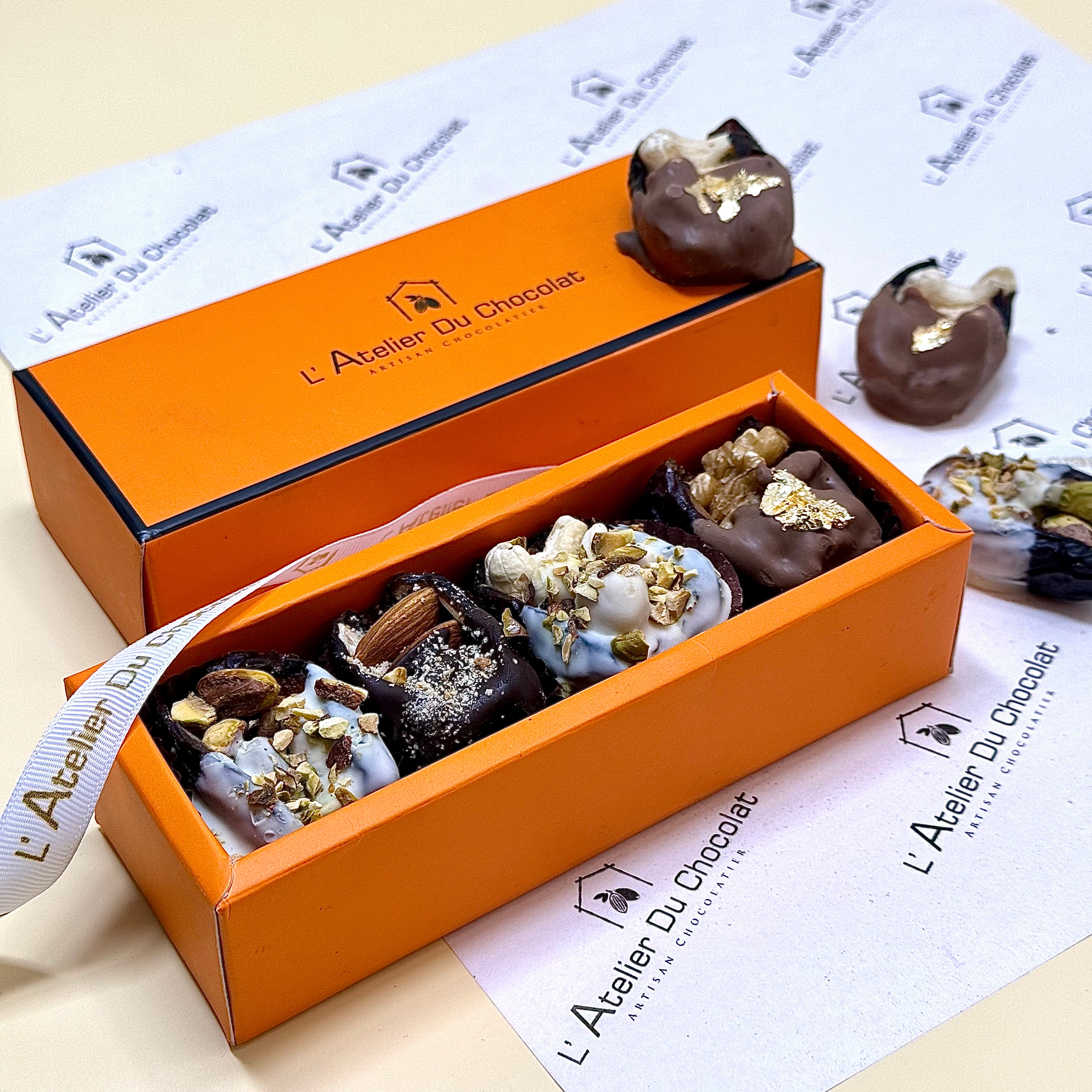 Gourmet semi dipped stuffed dates Mumbai crafted with natural sweetness and rich chocolate for elegant gifting